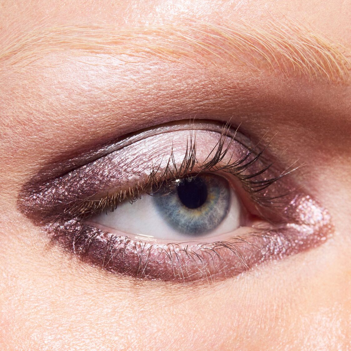 MAC Dazzleshadow Eyeshadow Stick - Metro Singapore Departmental Store - Celebrating 69 Years in SG
