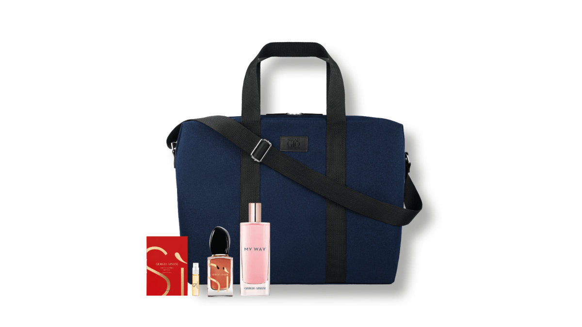 Receive 4-pc with $250 nett spend on Giorgio Armani Fragrance for HER (Gift with Purchase) - Metro Singapore Departmental Store - Celebrating 69 Years in SG