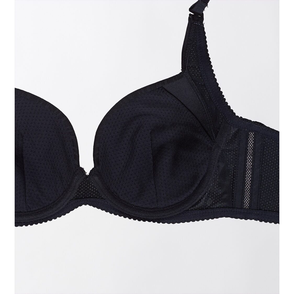 Triumph Pure Invisible WHP Black 101886570004 - Metro Singapore Departmental Store - Celebrating 69 Years in SG