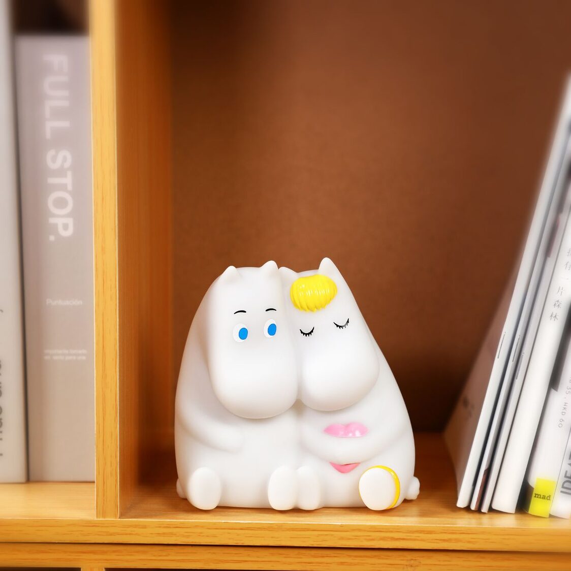 VIPO X Moomin Hug Light MM37461 - Metro Singapore Departmental Store - Celebrating 69 Years in SG