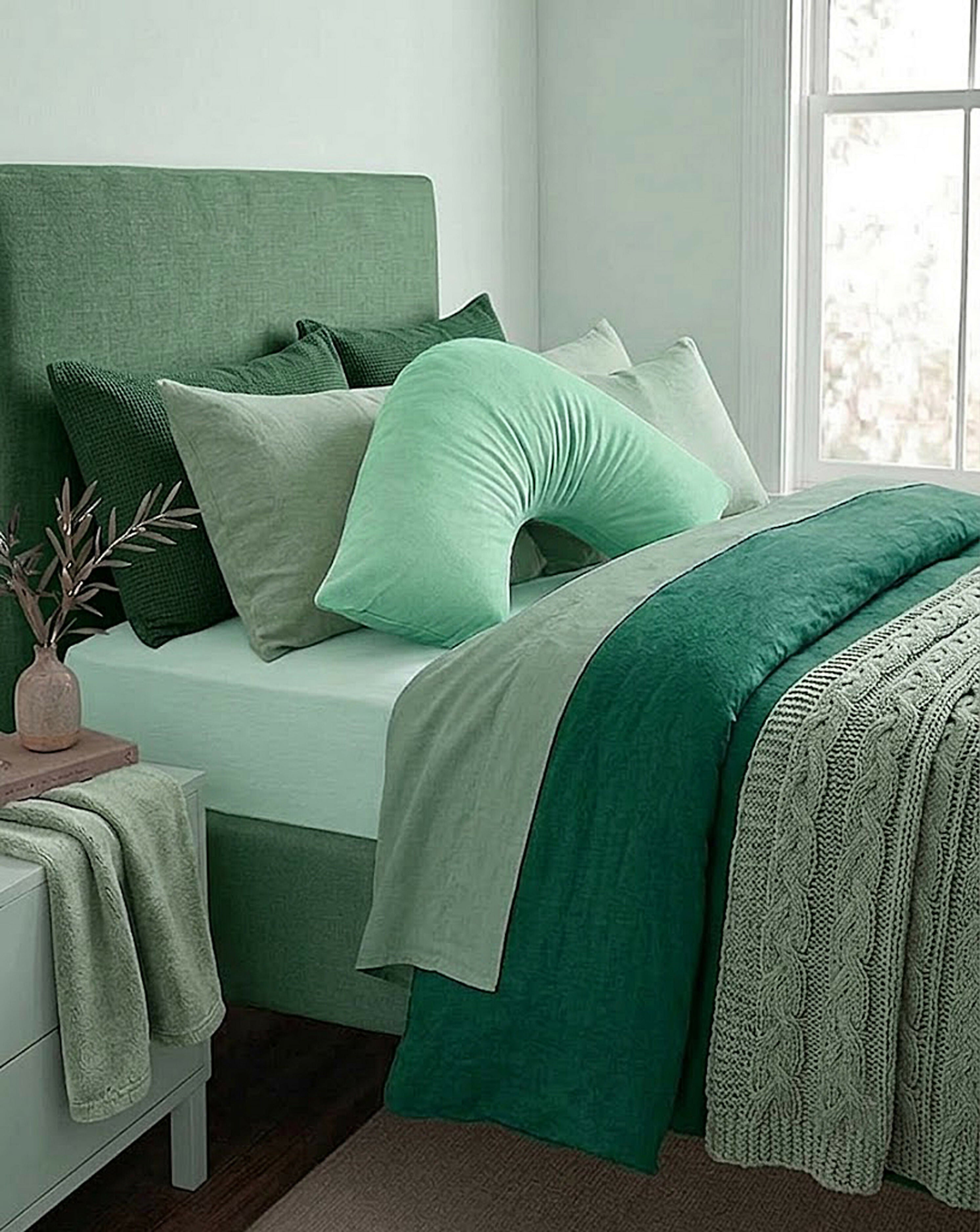Rapee Cuddle U™ V-Shape Pillow & Microfibre Cover Set – 75 x 75 cm – Green