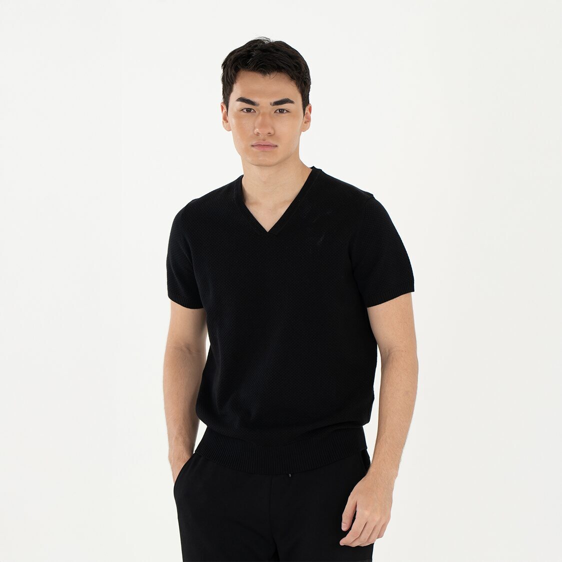 K/Woods Mens Calmline V-neck - Black