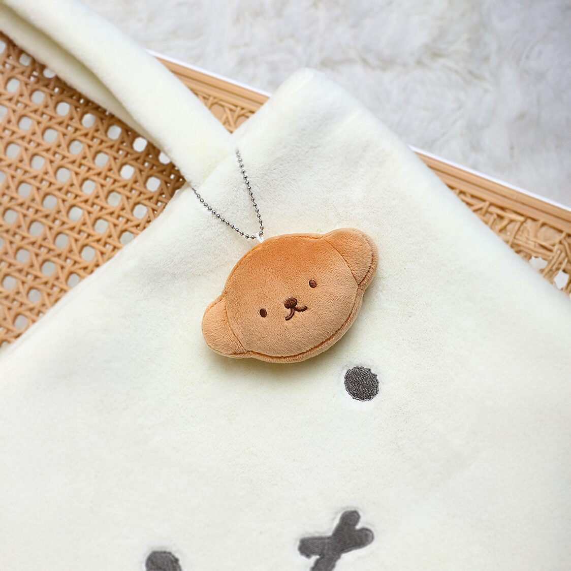 VIPO X Miffy Plush Bag (33cm) MIF37601