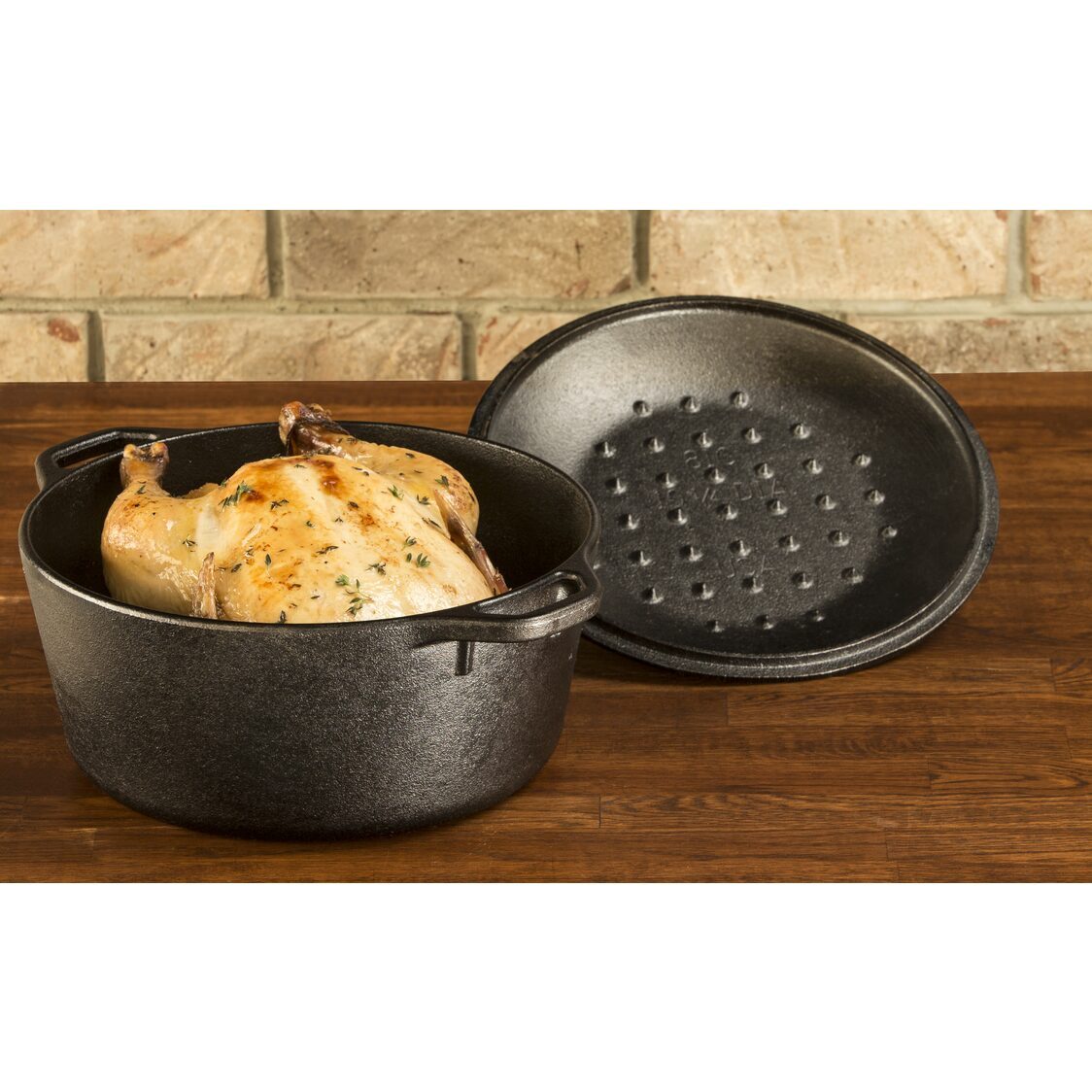 Lodge Seasoned Cast Iron Dutch Oven 5 Quart / 10 Inch (25cm)