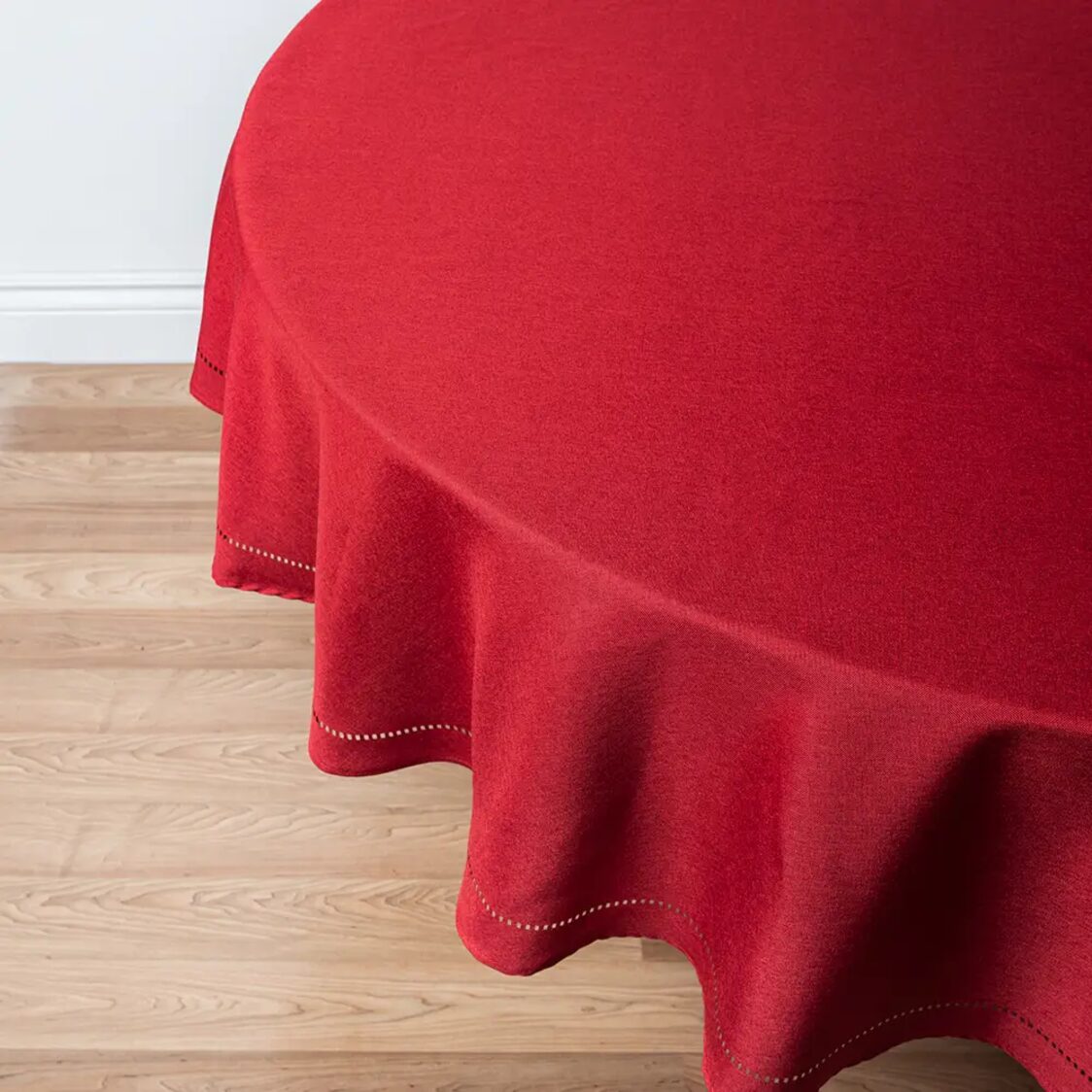 J. Rapee Sonia Tablecloth 180Rd Red