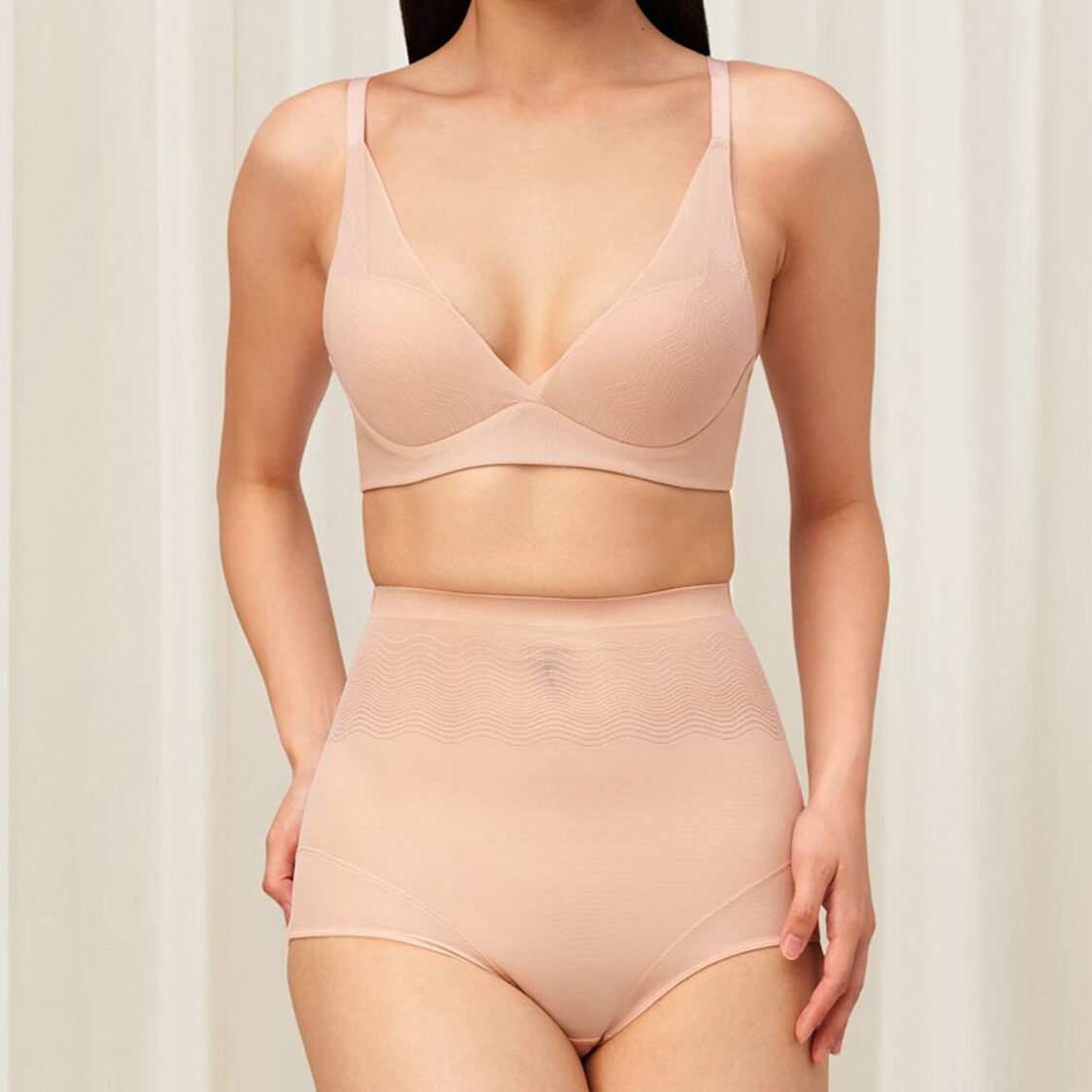 Triumph Smooth Sensation Magic Push Up Deep V Bra Fig Pink