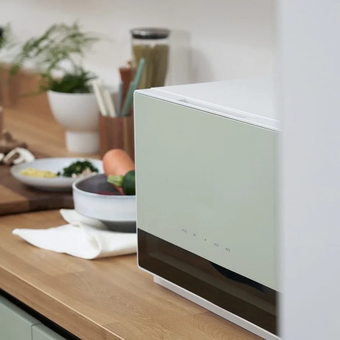 Poled Pixel UV LED Sterilizer Mellow Green