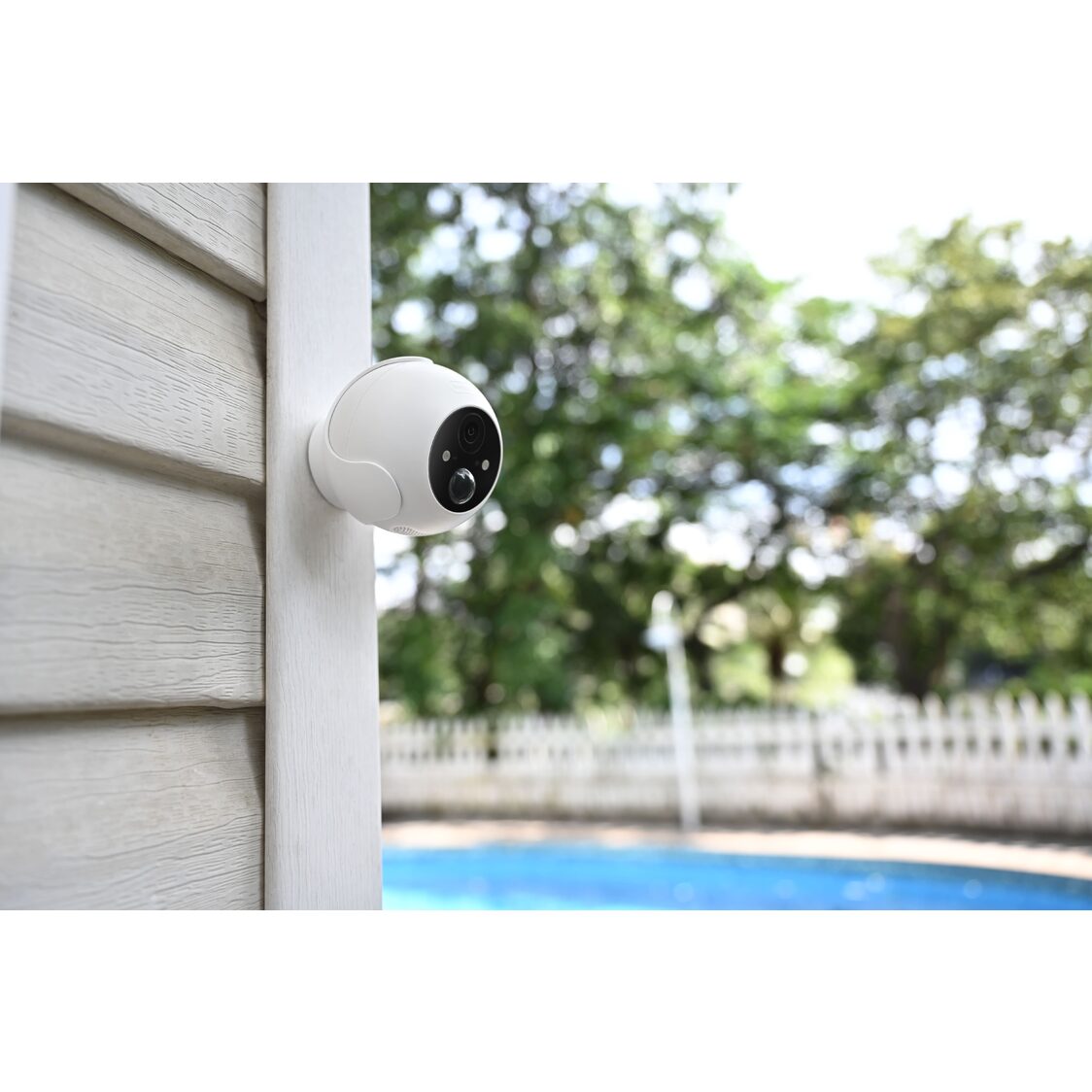 SwitchBot Outdoor Spotlight Cam