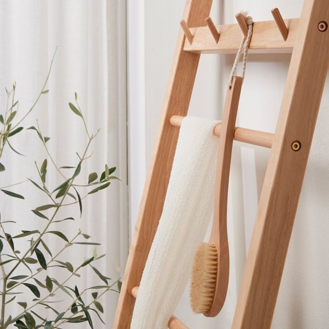 Jaju Natural Wood Body Brush Hard