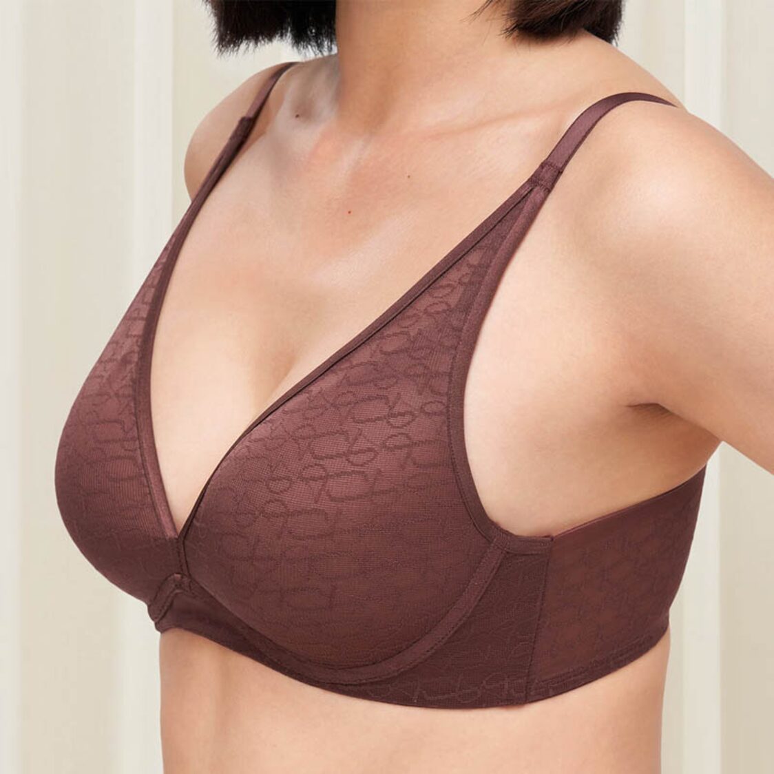 Triumph Signature Sheer Non-Wired Push Up Deep V Bra Decadent Chocolate