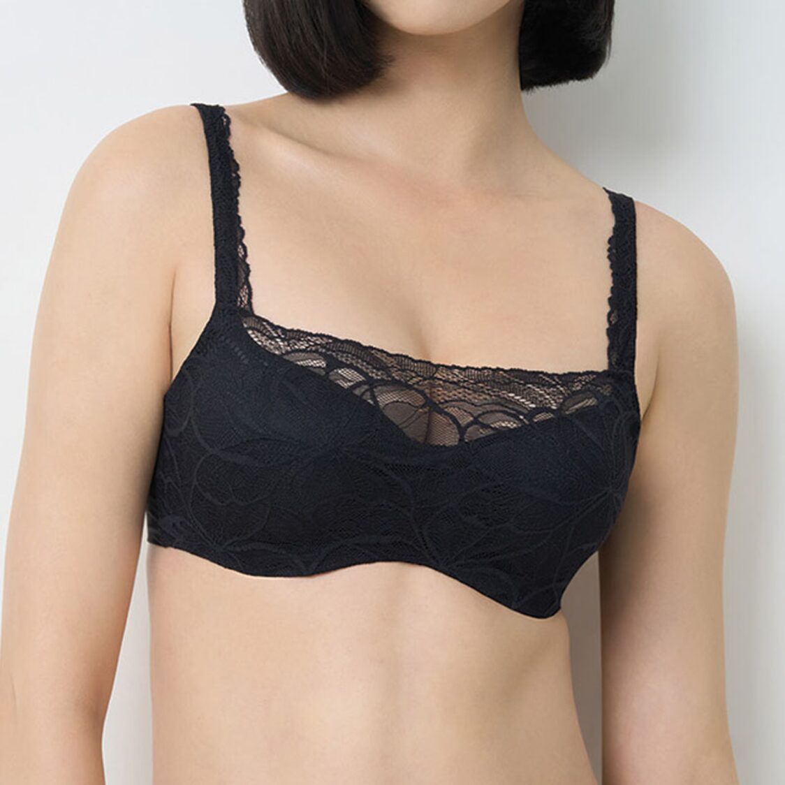 Triumph Body Make Up Illusion Lace Wired Padded Bra Black