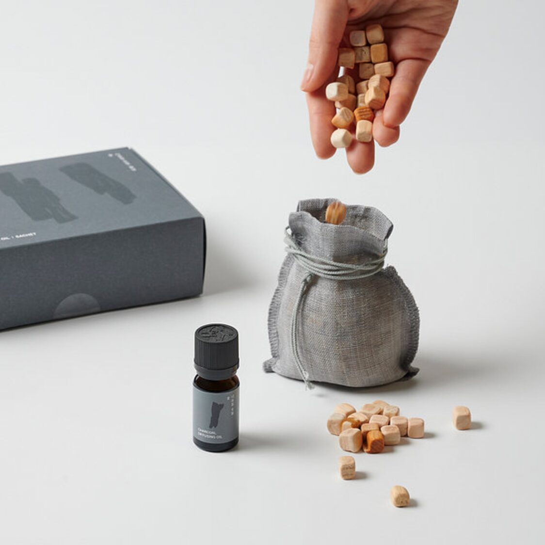 Jaju Diffusing Oil 10ml & Sachet 30g Set Charcoal