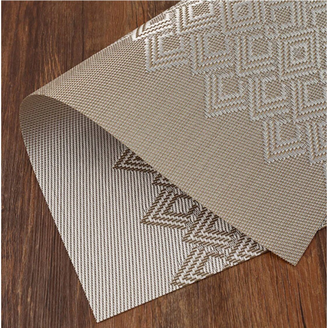 J. Rapee Puzzle Tablerunner Gold