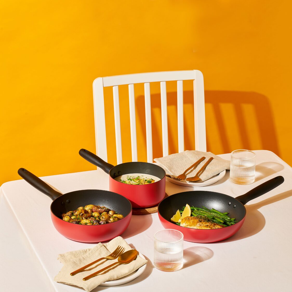 Meyer Bauhaus Nonstick 22cm | 2.1L Roma Red Open Chef's Pan (Induction) 14203