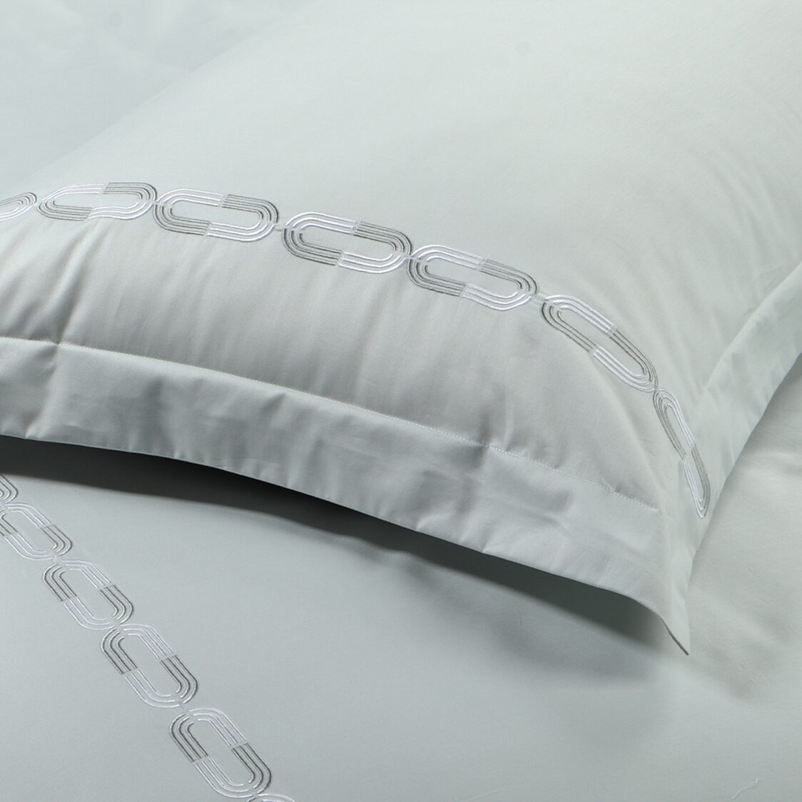 Bellami Embroidery Bed Set - Verones