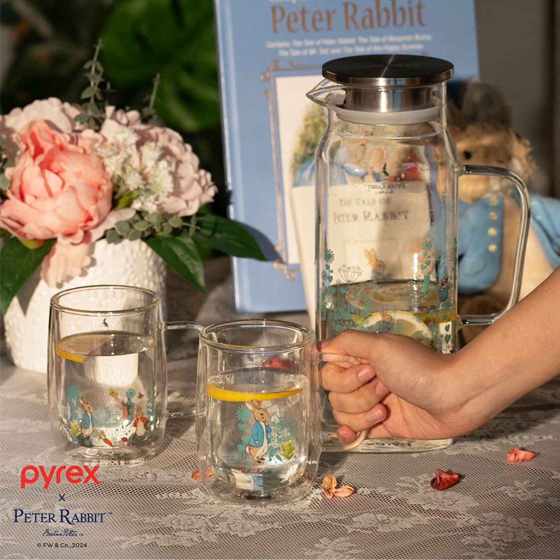 [Metro Exclusive] Pyrex Peter Rabbit 2pc Double Wall Glasses 345ml