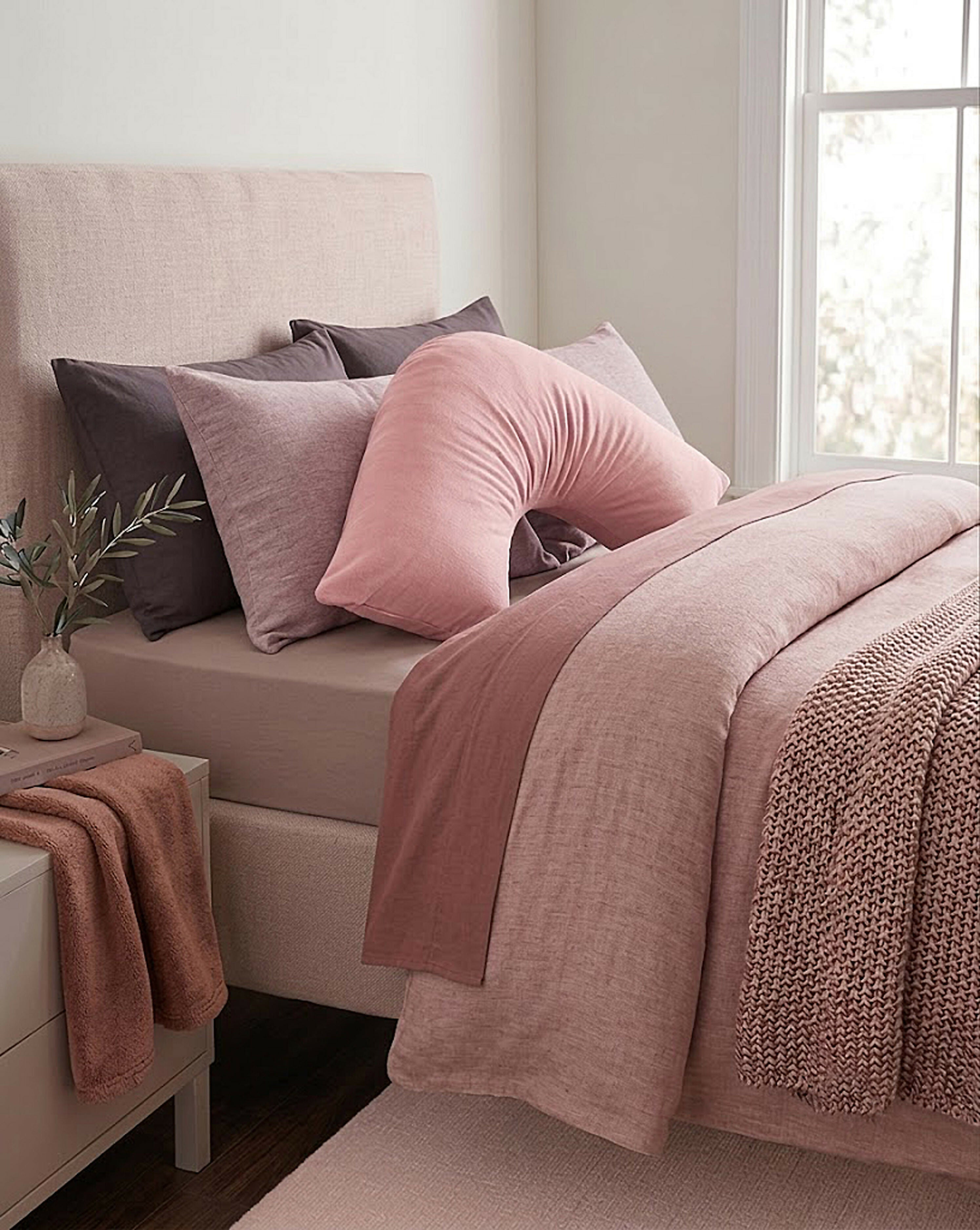 Rapee CUDDLE U™ Signature Microfibre Pillow Cover – 75 x 75 cm – Pink