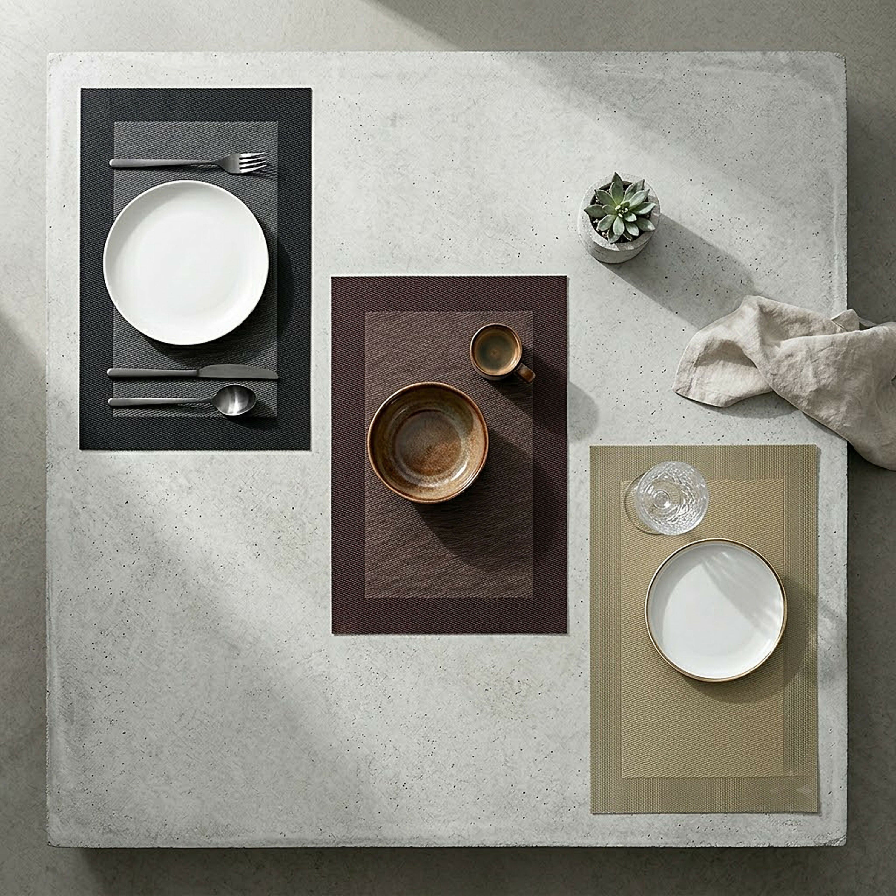 Rapee Border Woven Texilene Placemat – Tone on Tone Border Design – 35 x 47 cm – Black