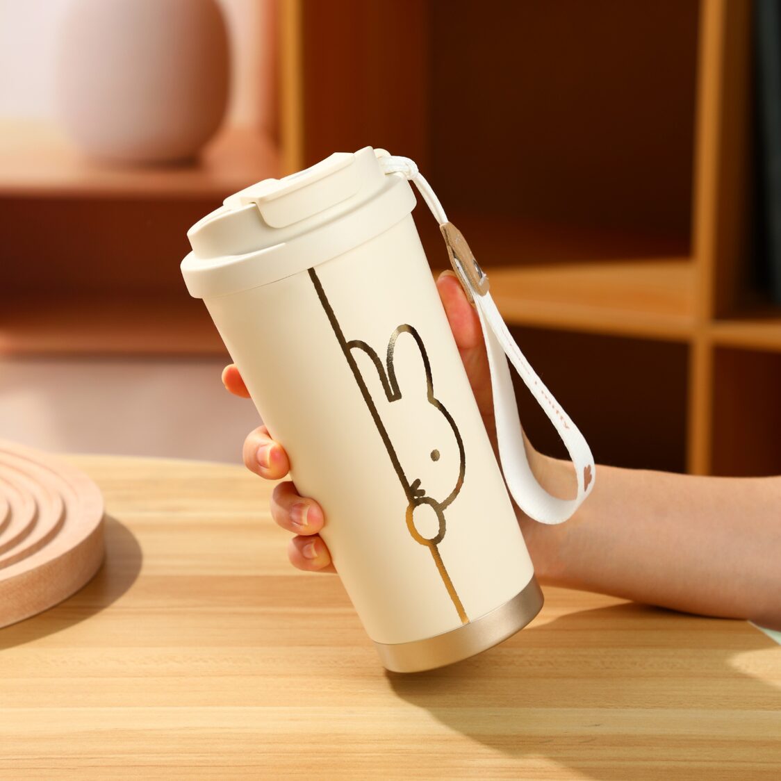 VIPO X Miffy Golden Vacuum Cup 580ml MIF37391