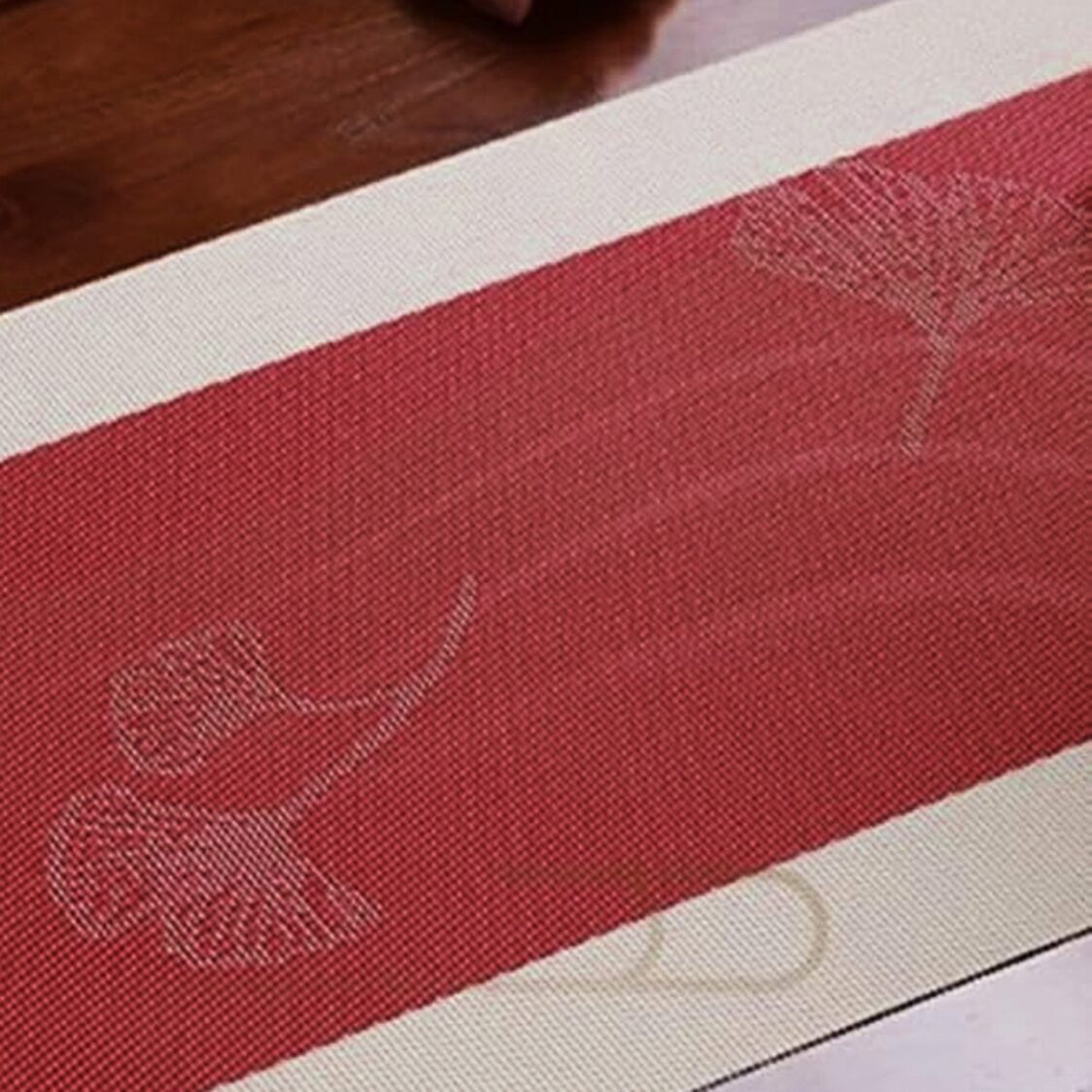 J. Rapee Fleur Tablerunner Red 30x180cm