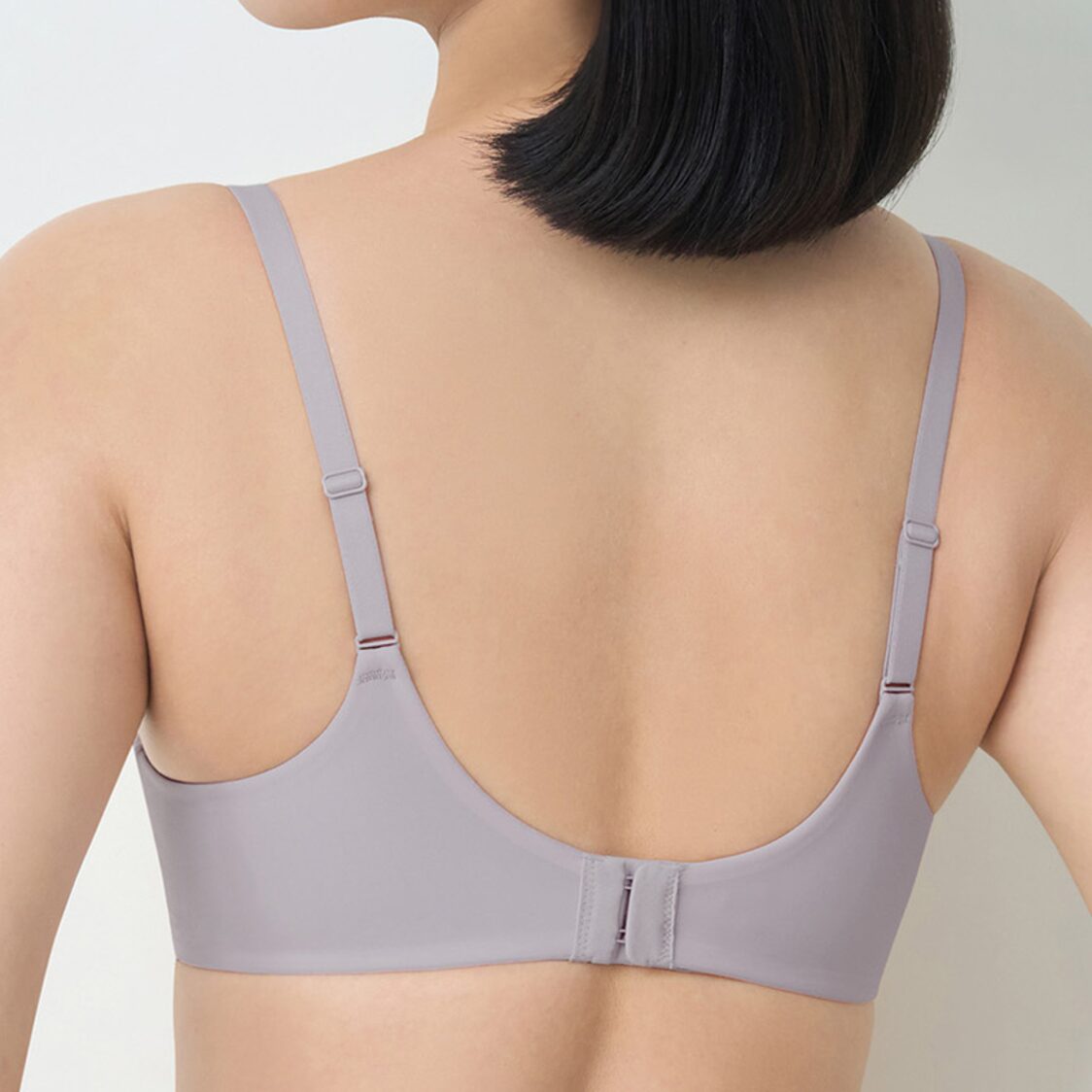 Triumph Body Make Up Illusion Lace Wired Push Up Deep V Bra Feather