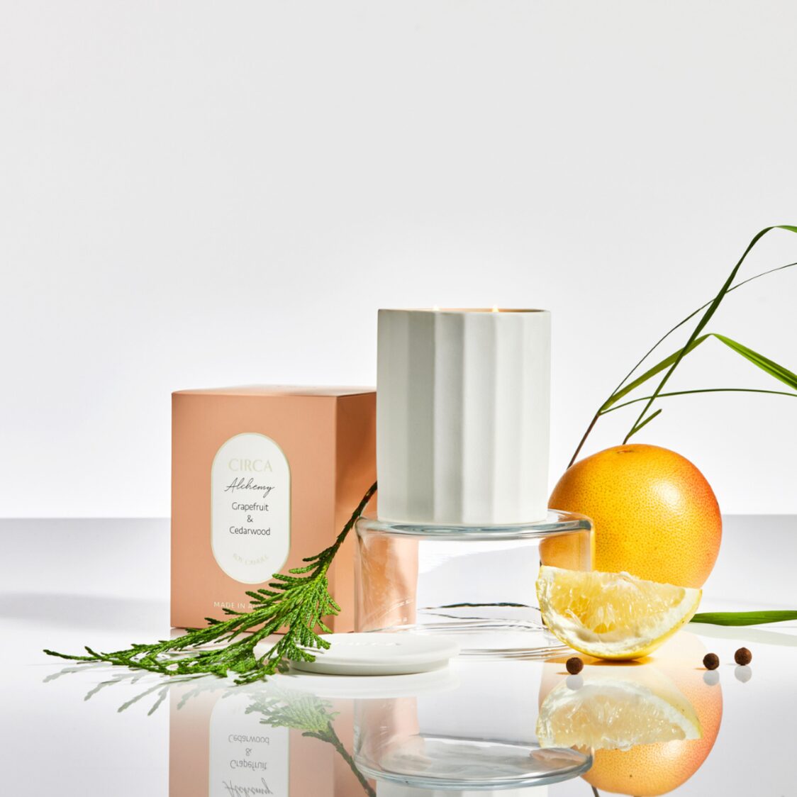Circa Soy Candle 350g - Grapefruit & Cedarwood (Alchemy)