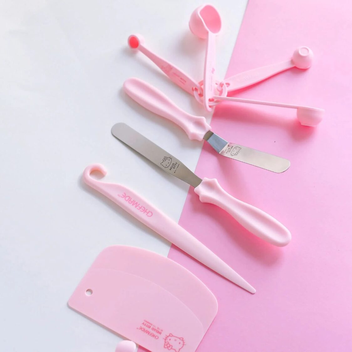 Chefmade Hello Kitty Plastic Dough Cutter And Scraper 1898CM - KT7005 - Metro Singapore Departmental Store - Celebrating 69 Years in SG
