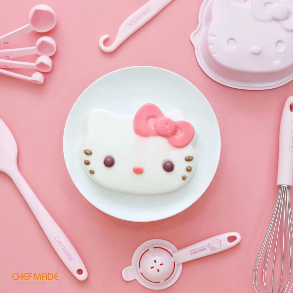 Chefmade Non - Stick Cake Pan L23.5Xw20.1xH6.6cm Pink Hello Kitty 1898cm - KT7028 - Metro Singapore Departmental Store - Celebrating 69 Years in SG