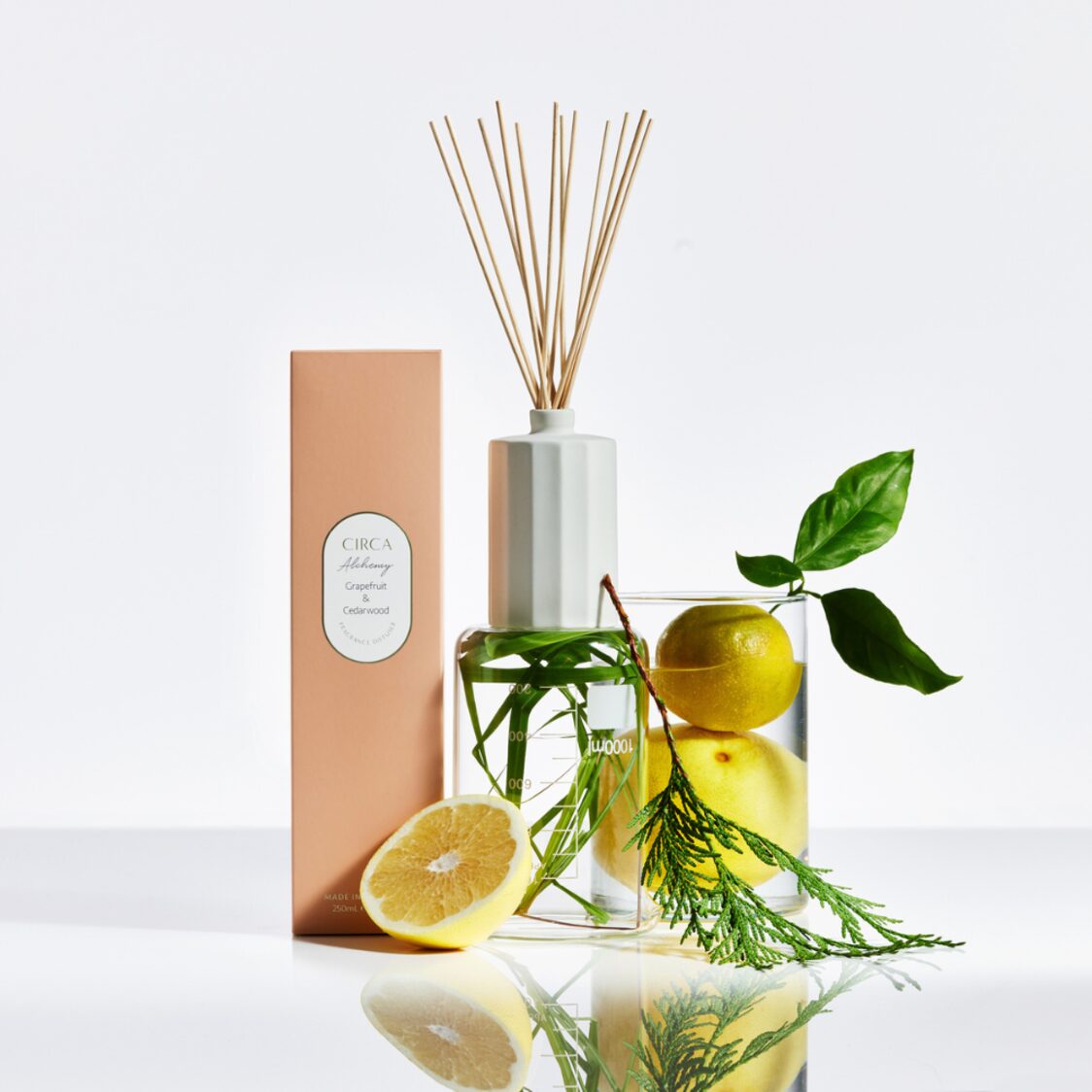 Circa Diffuser 250ml - Grapefruit & Cedarwood - Metro Singapore Departmental Store - Celebrating 69 Years in SG