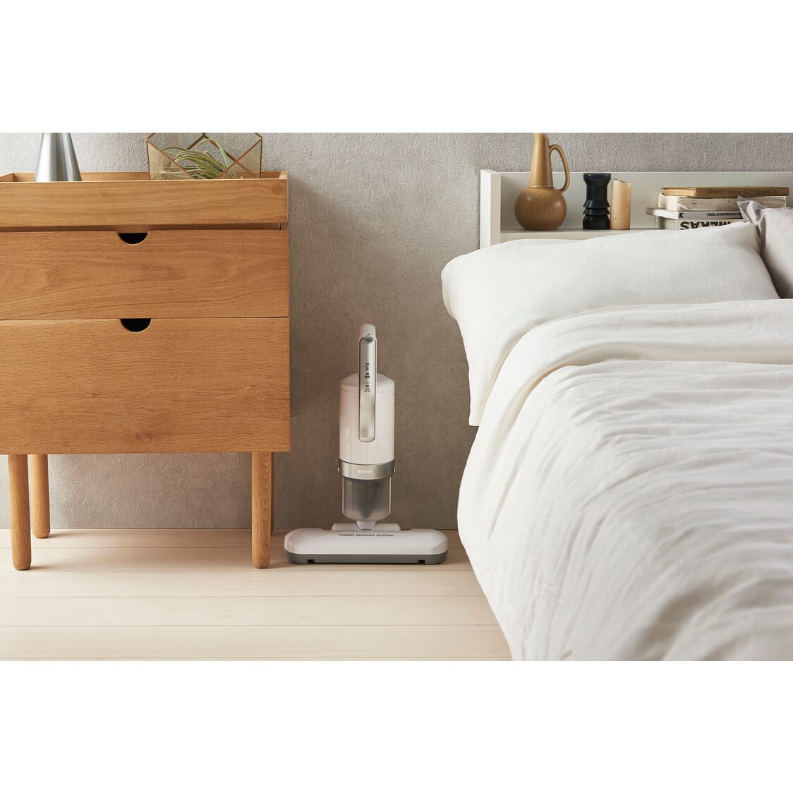 Iris Ohyama Dust Mite Vacuum Cleaner IC-FAC4 SIL