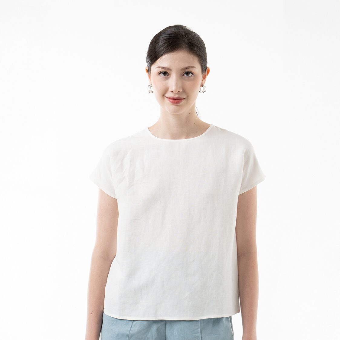K/Woods Minimalist Linen Top in Off White