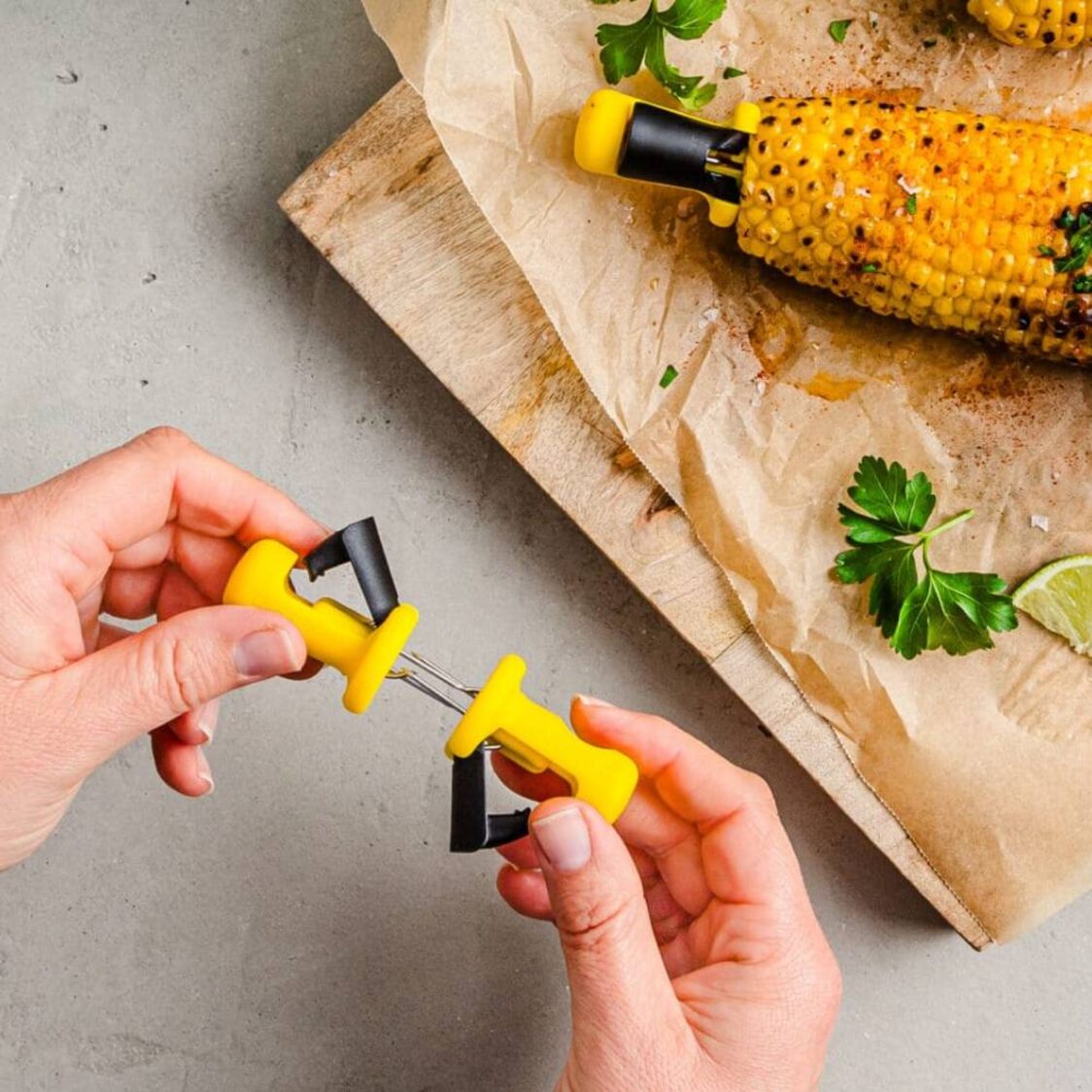 Dreamfarm PP Corn Holder L8.2cm Lockorns DFLC6766 - Metro Singapore Departmental Store - Celebrating 69 Years in SG