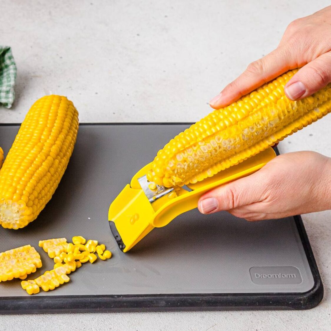 Dreamfarm PP Corn Stripper L16.9cm DFCE5066 - Metro Singapore Departmental Store - Celebrating 69 Years in SG