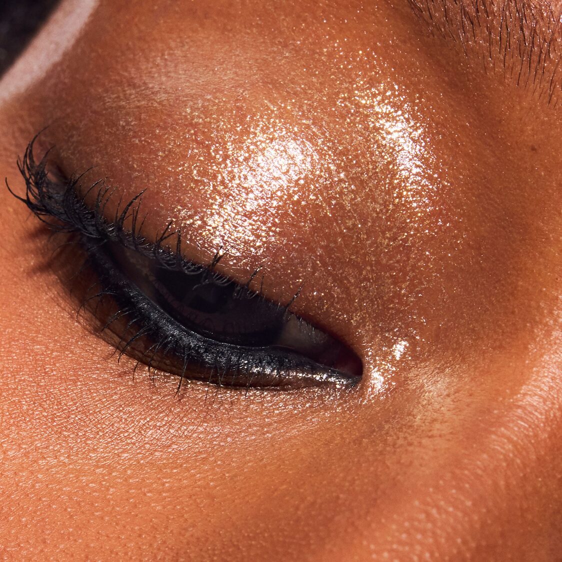 MAC Dazzleshadow Eyeshadow Stick - Metro Singapore Departmental Store - Celebrating 69 Years in SG