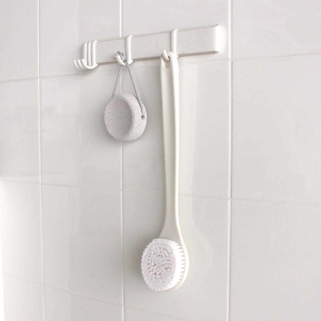 Marna Body Brush Soft - White - Metro Singapore Departmental Store - Celebrating 69 Years in SG