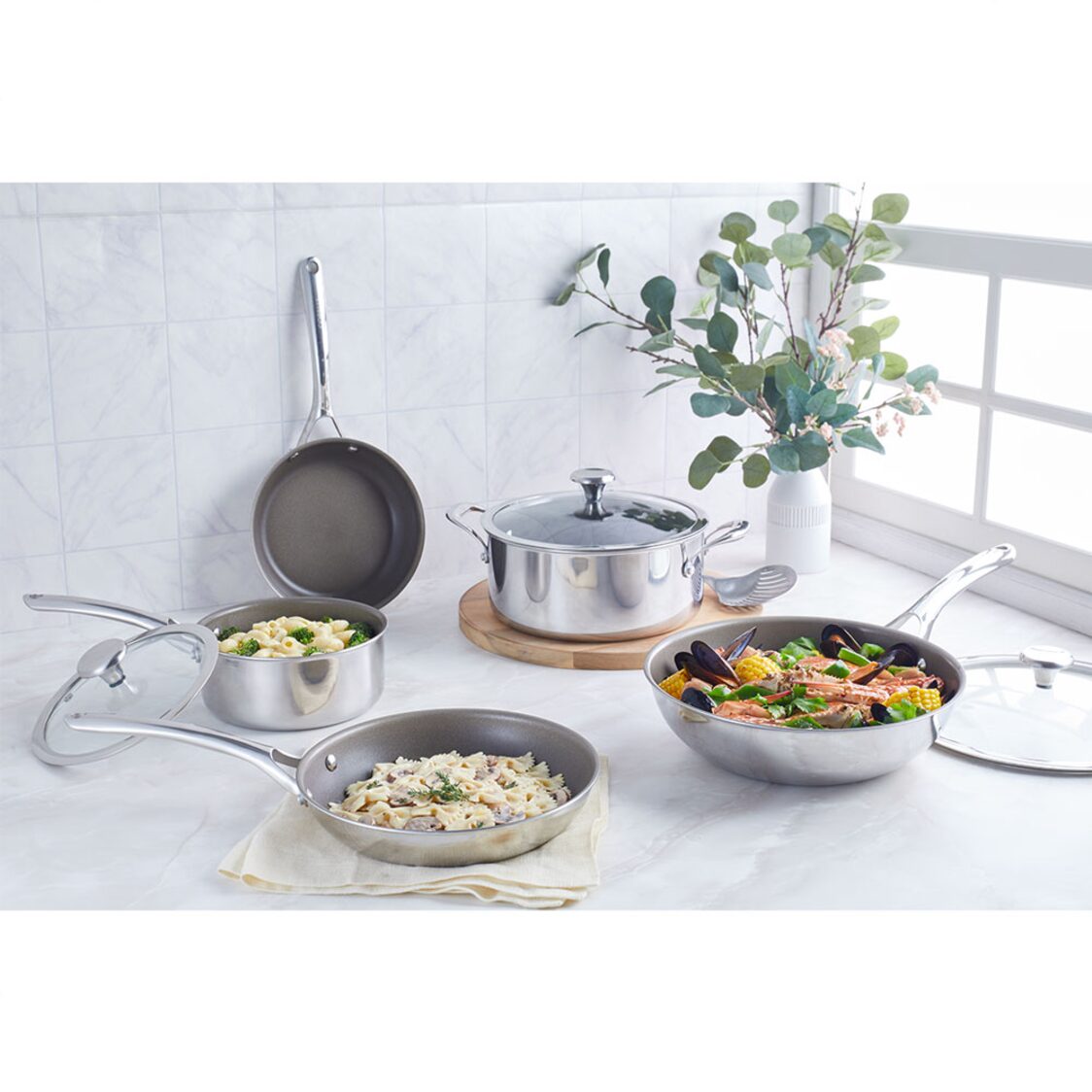 [Metro Exclusive] Corelle DuraNano Triply Casserole 24cm With Lid - Metro Singapore Departmental Store - Celebrating 69 Years in SG