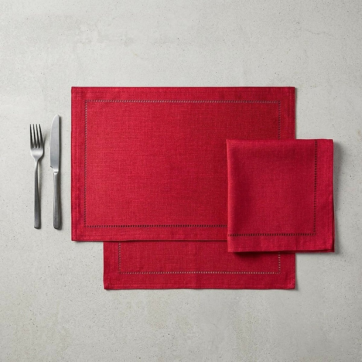 Rapee Sonia Lasercut Placemat – Cationic Fabric – 33 x 45 cm – Red - Metro Singapore Departmental Store - Celebrating 69 Years in SG