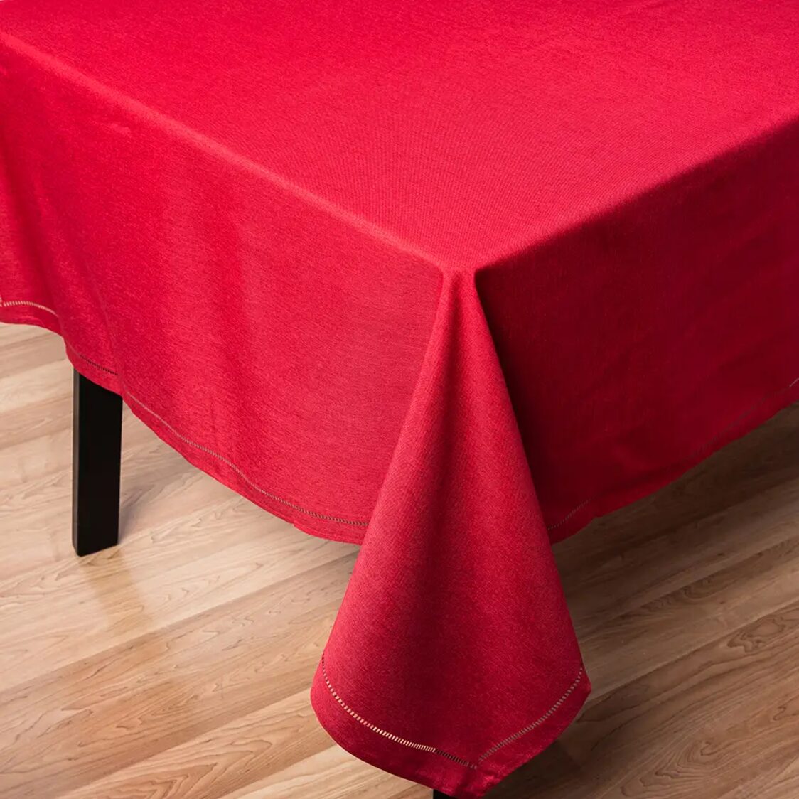 Rapee Sonia Tablecloth 150x230 - Red - Metro Singapore Departmental Store - Celebrating 69 Years in SG