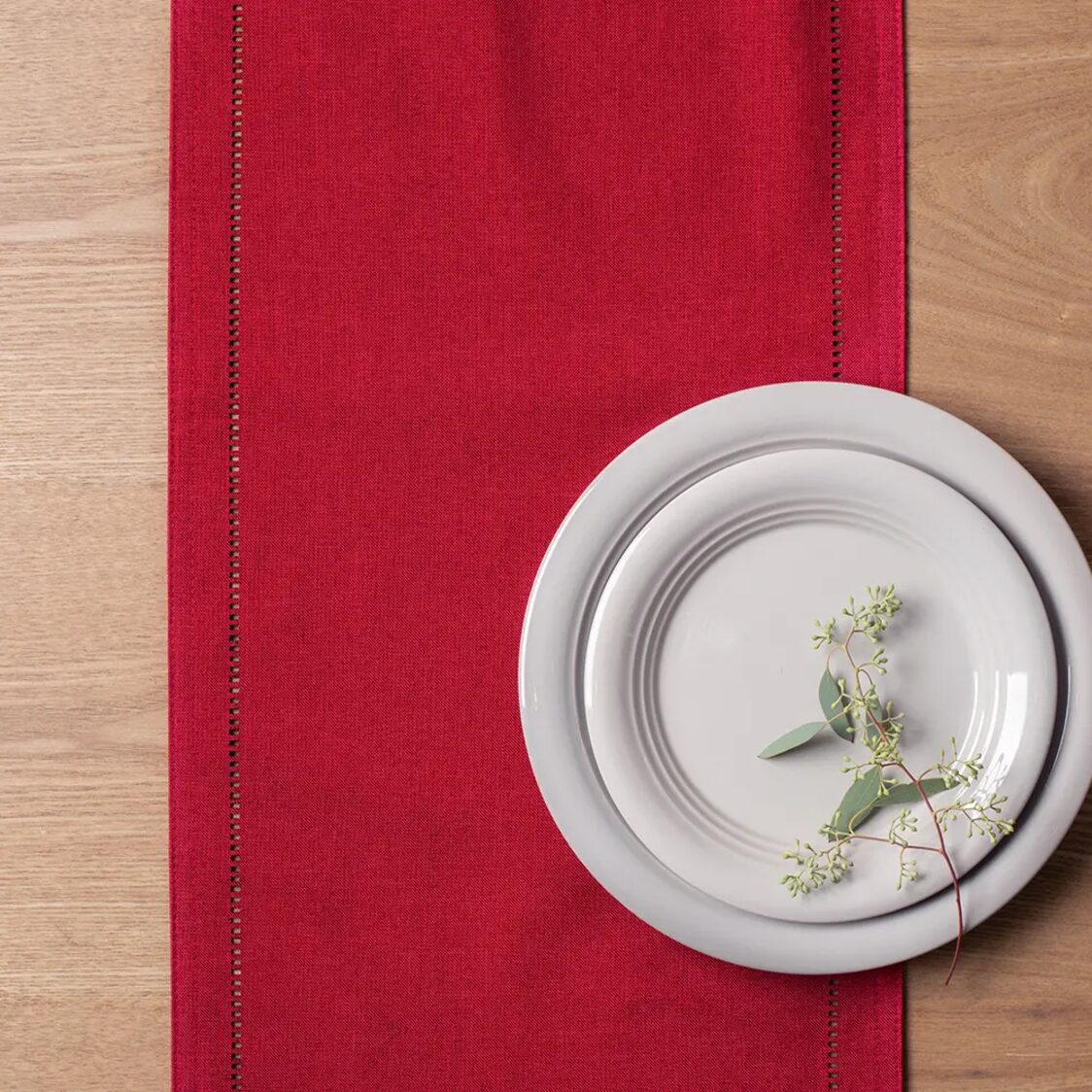 Rapee Sonia Tablerunner - Red - Metro Singapore Departmental Store - Celebrating 69 Years in SG