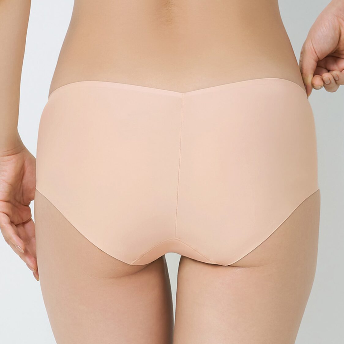Triumph Body Make Up Illusion Smooth Hipster - Nude Beige - Metro Singapore Departmental Store - Celebrating 69 Years in SG